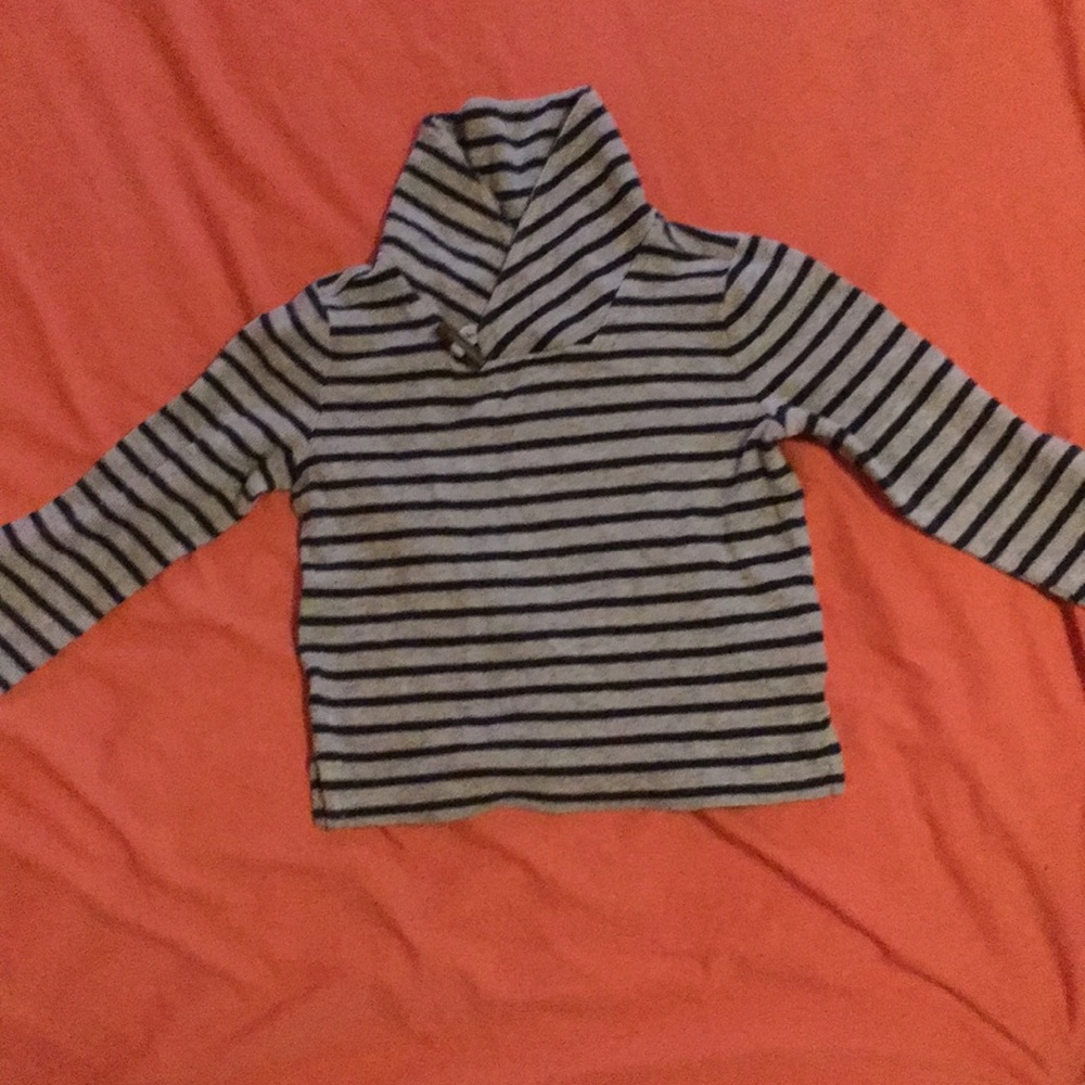 Striped long sleeve turtle neck